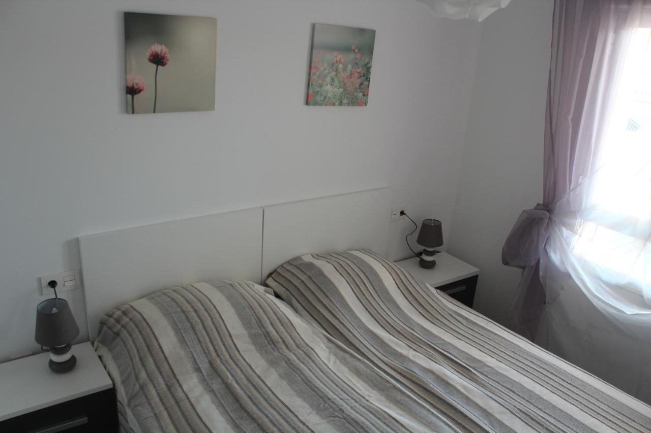 New Apartment With Sea View Of Andrew And Natallia Campoamor Exterior photo